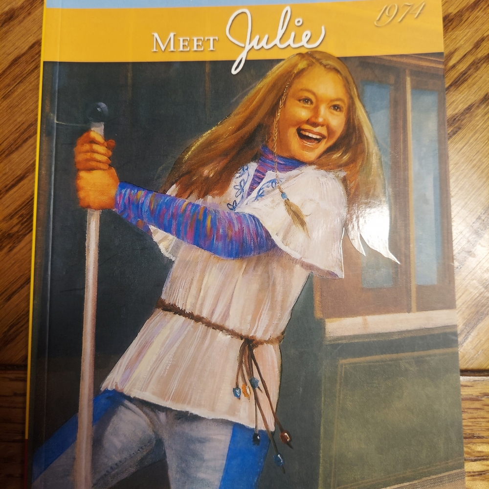 Meet Julie Albright Book  American Girl